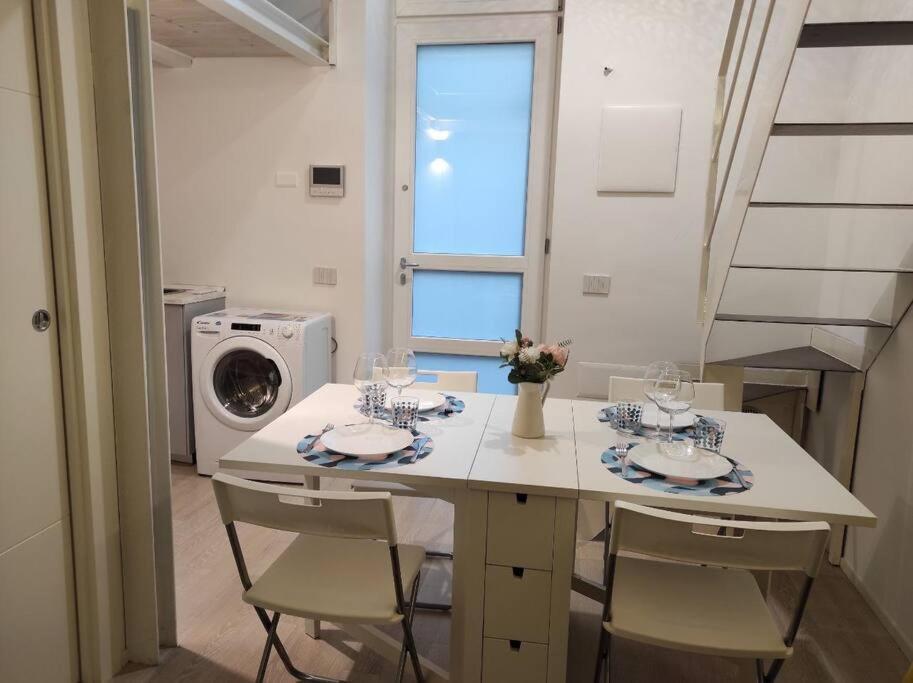 Appartamento Duomo Porta Venezia Mini Loft Con Wifi E Netflix Milano Esterno foto